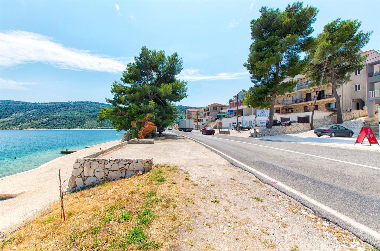 Apartments Martina Marina Luaran gambar